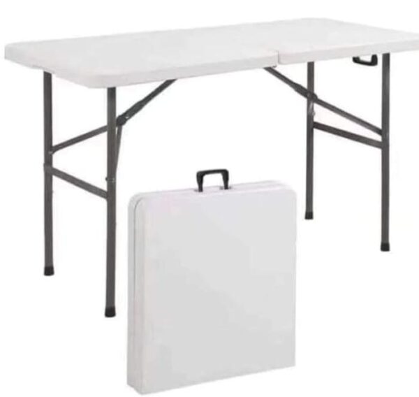 Portable folding table