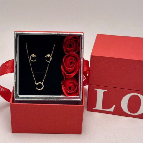 Elegant Love Gift Box