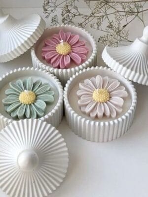 Elegant Daisy Jar Candle Set