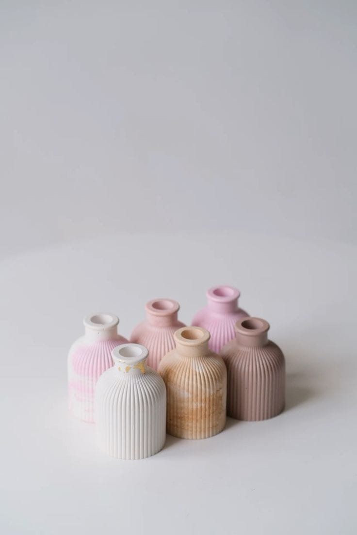 Pastel Ribbed Ceramic Vase - Image 3